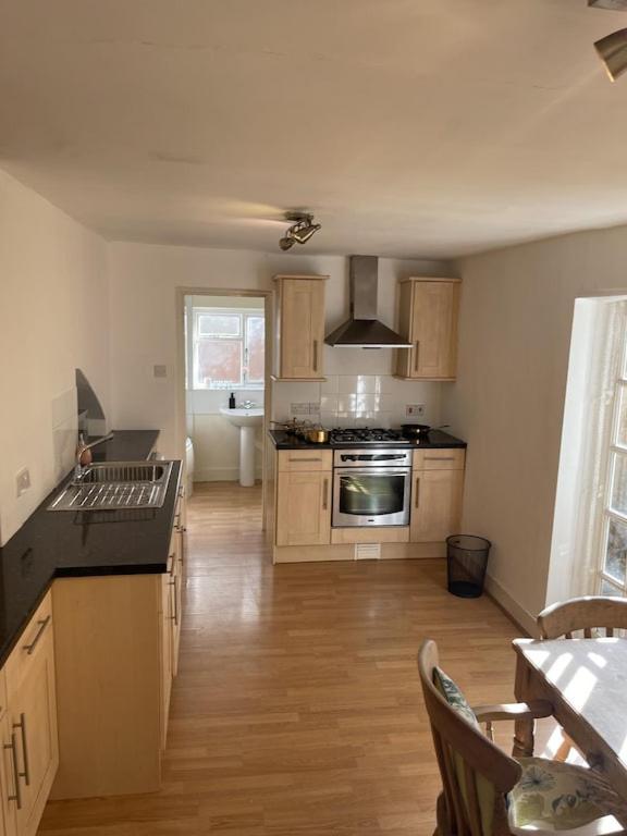 런던 Beautiful Ground Floor Garden Flat 아파트 외부 사진
