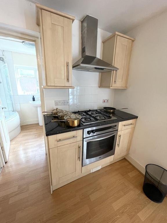 런던 Beautiful Ground Floor Garden Flat 아파트 외부 사진